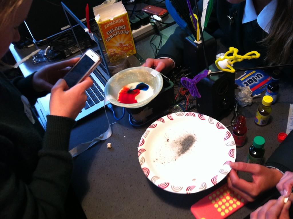 Creating new sounds and blending colours from sound waves!