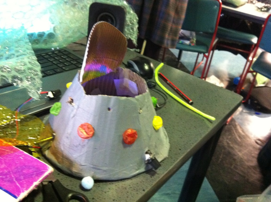 UFO - flashing LEDs and warped sounds that change speeds using a potentiometer